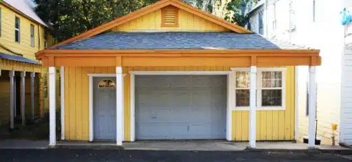 Constructie garaj din lemn cover